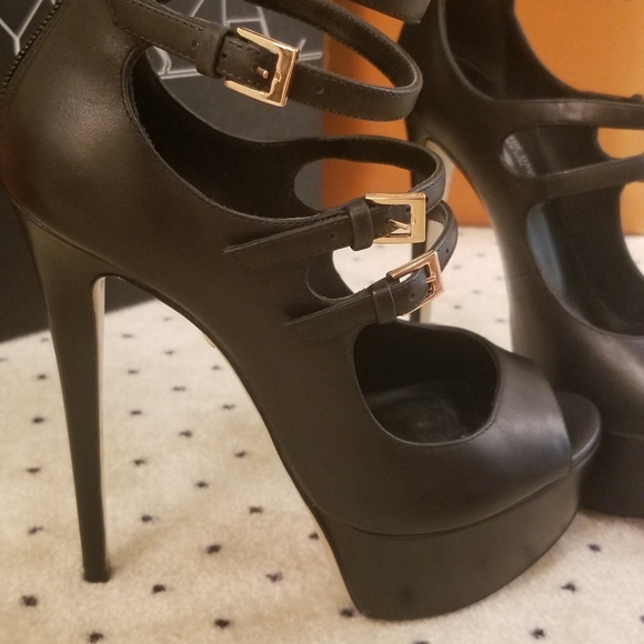Ruthie Davis Black Heels - Picture 2 of 16
